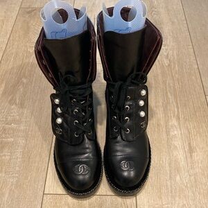 Chanel 2017 Citizen lace-up quilted combat boots